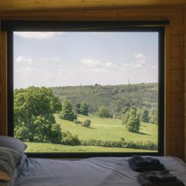 Romantic Off-Grid Cabin Views of Cotswolds