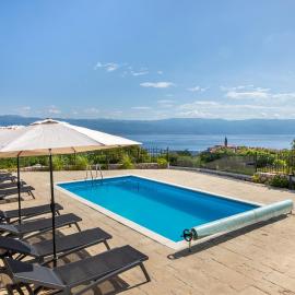 Villa Maja, hotel i Vrbnik