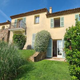 Holiday flats at Domaine de Saint-Endréol with golf, SPA and pool, hotel in La Motte