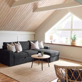 Mysig lägenhet i eget hus nära Lassalyckan, hotel in Ulricehamn