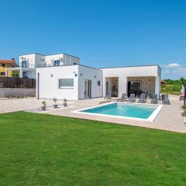 Villa Leny by Istrabook, hotel u Vodnjanu