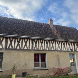 La petite maison, hotel Souday városában