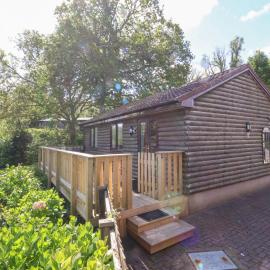 2 Manleigh Park