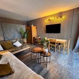 Studio familial, chaleureux, pied des pistes, 5e étage, côté calme, hotel di Superdevoluy