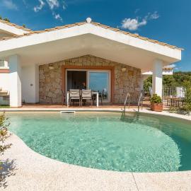 Villa Stefanina - Vista mare e piscina privata vicina alla spiaggia di Cala Sinzias, hotel u gradu Kastijadas