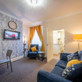 Harbour place in Newcastle under Lyme with Parking Hosted by M&R Short stays, perfect for Contractors or Alton Towers