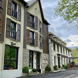Hôtel des Chazes, hotell i Saint-Jacques-des-Blats