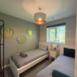 Stylish 5BR Townhouse