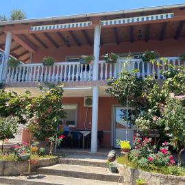 Apartmani Jasminka, hótel í Rakari
