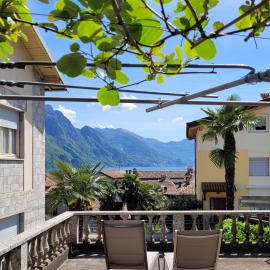 Lake Soft Blue Mountain Lake Iseo Hospitality, hotel u gradu Riva di Solto