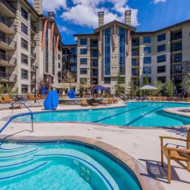 2 BDR Family Resort Condo with Pool Lounge & Mountain Views