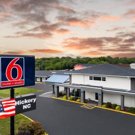 Studio 6 Hickory NC, готель у місті Гікорі