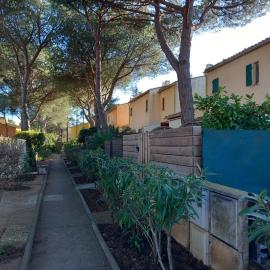 Le CENTAURE Proche Centre Naturiste, hotel in Cap d'Agde
