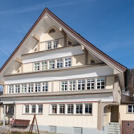 Ferienhaus Lindeli, Luxeriös eifach, hotel in Sankt Peterzell