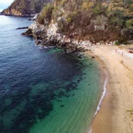 El nido en la playa con alberca y acceso directo a la bahia de Casa Pauline، فندق في Arroyo Cruz