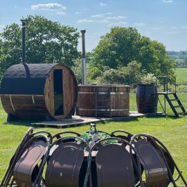 GreenFeilds Glamping Stargazing Yurts and Outdoor Spa, hotel in Milwich