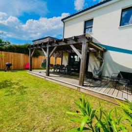 Entre plage et détente aux Conches, Maison avec terrasse et jardin privé