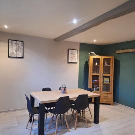 Maison cosy au calme avec jardin clos sans vis a vis, proche de vichy, clermont-ferrand, riom,，Saint-André-le-Coq的飯店