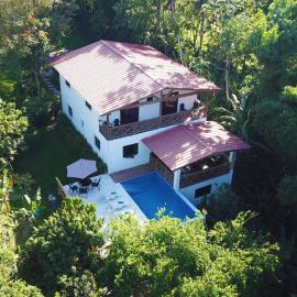 Villa unter Palmen, Hotel in Jarabacoa