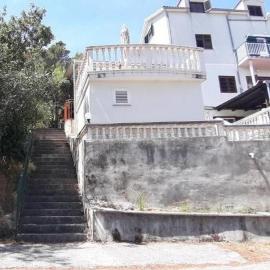 Apartments by the sea Zaton, Krka - 24448 โรงแรมในZaton