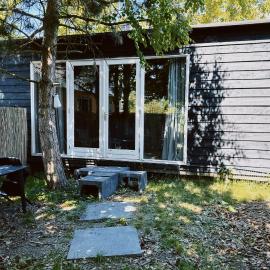 A tiny house - Amsterdam region、レリスタットのホテル