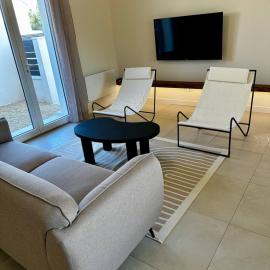 Maison contemporaine à Saint-Léonard, hotel u gradu Anže