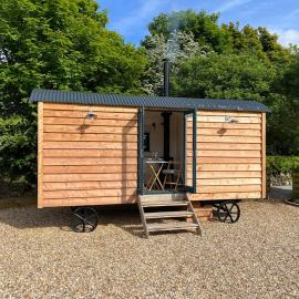 Kilden Hut - Perranwell Station، فندق في Perranwell