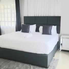 Three bedrooms apartment, hotel in Gatunga