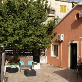 Artemis House Corfu Town, hotel in Agios Rokkos