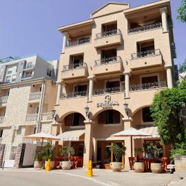 Central Hotel & Restaurant, hotel u Budvi