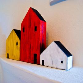 Dioni Houses
