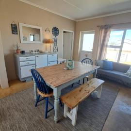 Charming Coastal Escape, hotel di Struisbaai
