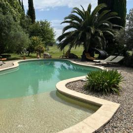 Domaine de la Grande Grange, hotel in Caderousse
