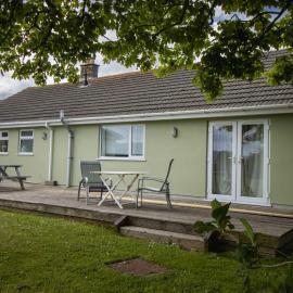 Amazing Coastal Retreat with Parking Near the Sea