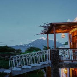 Mateves boutique lodge, хотел в Аруша