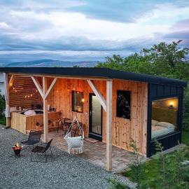 KUBIQ TRANSALPINA, khách sạn ở Petreşti