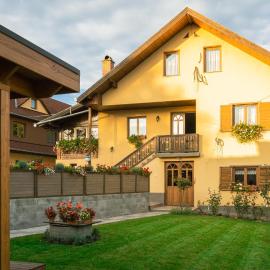 Zet House Guesthouse, hotell i Zetea