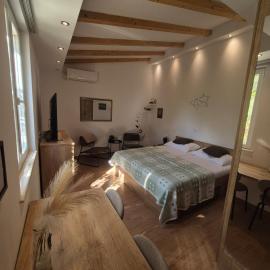 Summer Nest-Studio Apartment