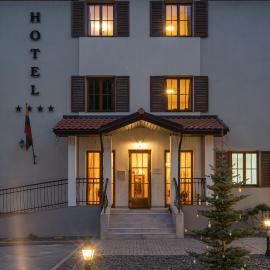 Hotel Pušyno Namai, hotel u gradu Tirkšliai