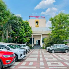 SAIBABA INTERNATIONAL SUPREME Hotel, hotel en Shirdi
