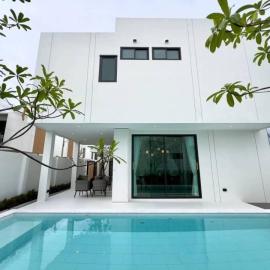 Modern Tropical Villa with Private Pool