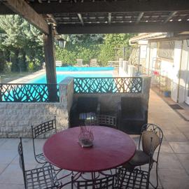 MAISON Terrasse PISCINE, hotel u gradu 'Cavaillon'