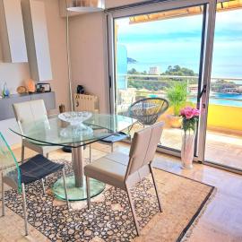 MONACO - FANTASTIC Apartment and Sea View -1 bedroom 80m2, hotel in Roquebrune-Cap-Martin