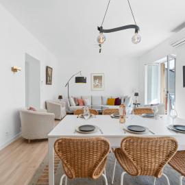 Le Botta, spacieux appartement famillial, centre ville de Menton, jardins Biovès, à 5 minutes de la mer