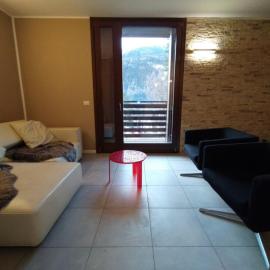 Adamello Peak TWO Apartment, hotel a Temù