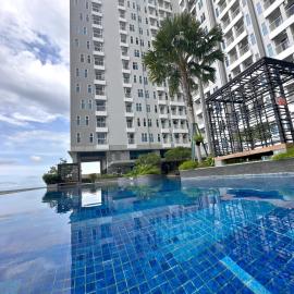 Urban Chic Studio at Amor Apartment in Pakuwon City Mall, East Surabaya by Le Ciel Hospitality, hotel u gradu Surabaja