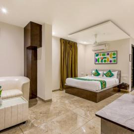 Treebo Iraa, 5 Minutes From Railway Station، فندق في كاكينادا