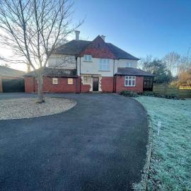 6 Bed-Sleeps 8 Gym-HotTub-Garden-Parking
