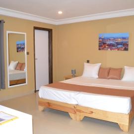 HÔTEL Le SQUARE, hotell i Thiès