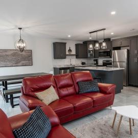 Charming, modern, luxury house with garage, hotel a Riverview